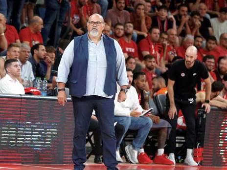 העזיבה ששינתה הכל. אלכסנדר דז`יקיץ` (אלן שיבר)