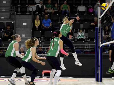 ממשיכה בכושר הנהדר, מכבי חיפה (באדיבות איגוד הכדורעף)