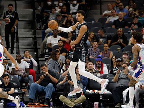 הכל נראה קטן עליו. וומבניאמה (getty)