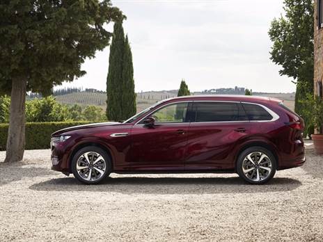 בסיס גלגלים ארוך ב-25 ס"מ לעומת ה-CX-60