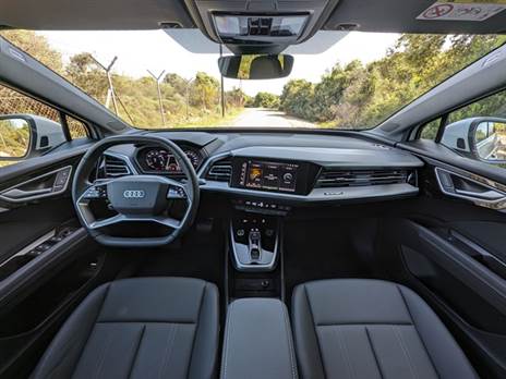 תא הנוסעים מעניין יותר מהעיצוב החיצוני