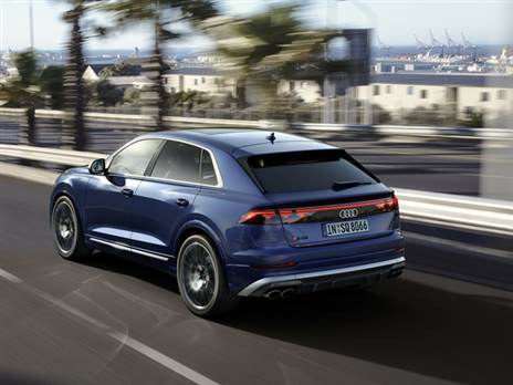 מערכת בלימה דומה, אבל הקליפרים אדומים