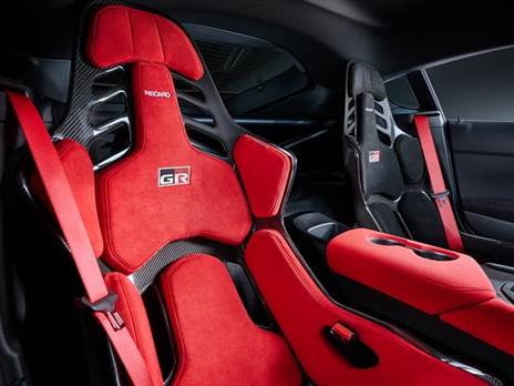 מושבי באקט עשויים קרבון