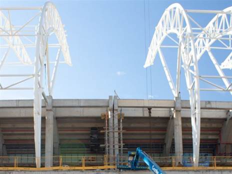 התקנת קורות החזית והגג (רן ענפי)