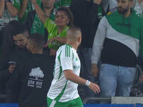 בעקבות כוס שהושלכה מהיציע של הירוקים