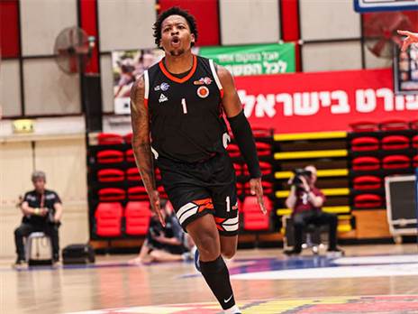 (יעל אמסילי מנהלת ליגה לאומית Winner)