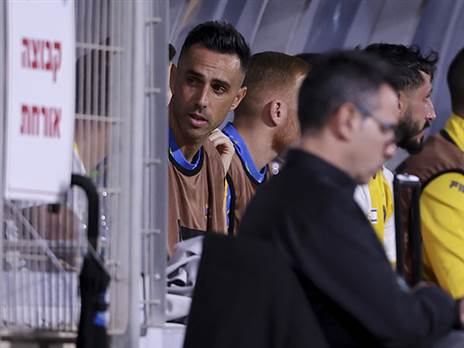 עוזב בדרך שלו (מאור אלקסלסי)