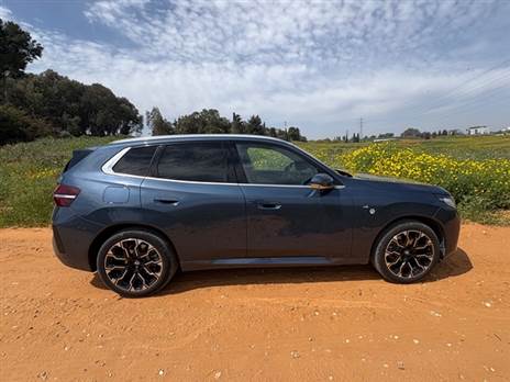 המעברים בין הבנזין לחשמל וגם הביצועים טובים מאוד. הגיר קצת פחות