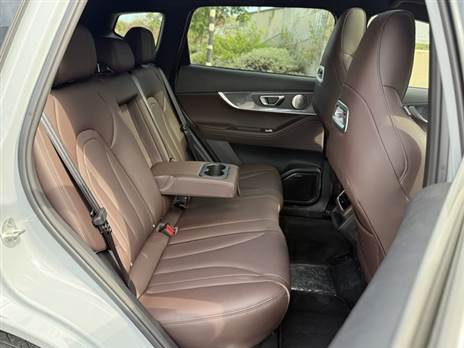 מרווח טוב לשני מבוגרים