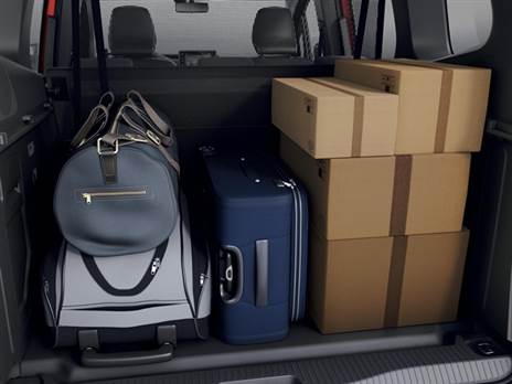 נפח של 775 ליטר ועד 2,800 ליטר בקיפול מושבים. וכמה ק“ג אפשר להעמיס פה?