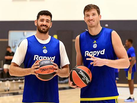 גור לביא וטי.ג`יי ליף. הצטרפו בקיץ האחרון (אלן שיבר)