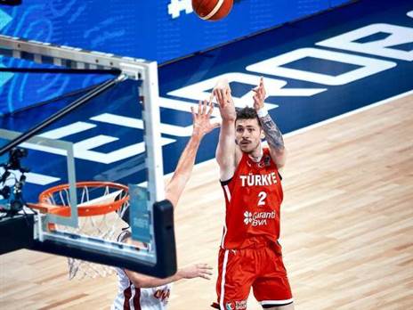 אבל הטורקים להטו מחוץ לקשת (FIBA)