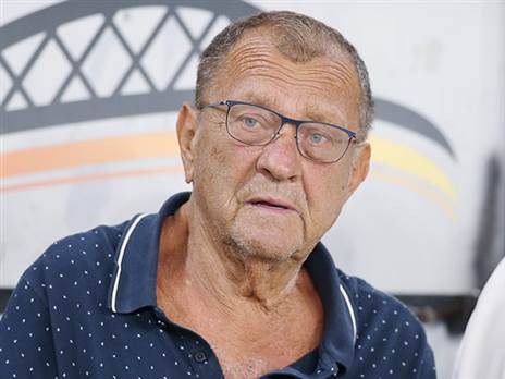 שרצקי פוגע בקבוצה שלו (אלן שיבר)