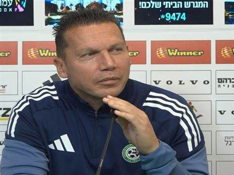 כאב ראש חיובי. בכר במסיבת העיתונאים