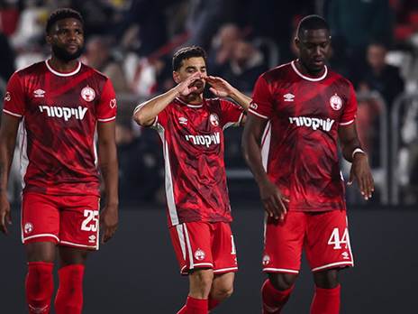 דן ביטון חוגג. מאמץ קבוצתי (אלן שיבר)