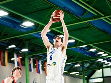 מעל כולם. מוזס (FIBA)