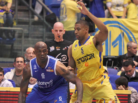 הנדריקס. מכבי מוכנה לז'לגיריס (אלן שיבר)