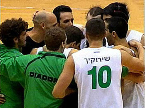 שחקני כפר סבא עושים את העבודה