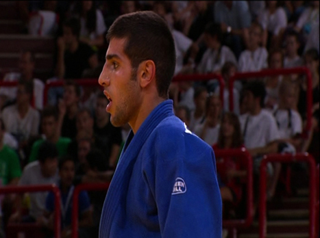 בדרך ללונדון. גולן פולק