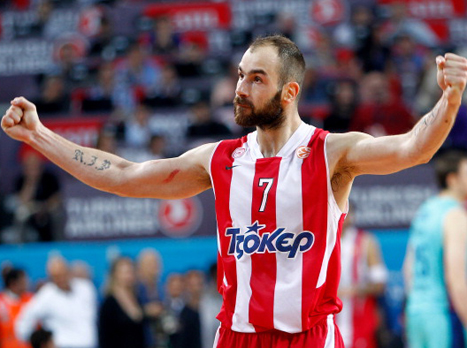 ספאנוליס. האיש של אולימפיאקוס