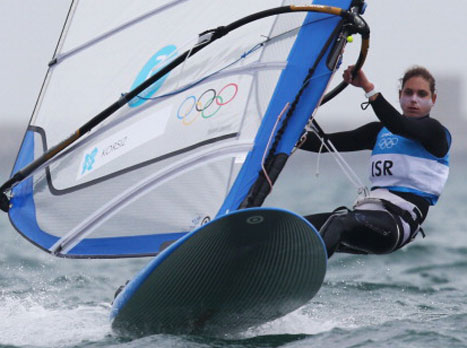 עירומה למים? לי קורזיץ (gettyimages)
