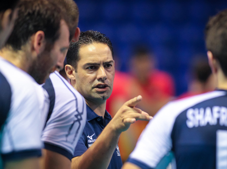 ינסו לתקן בהמשך. בר נצר ושחקניו (האיגוד האירופי)