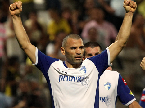 חסארמה, חוזר להגנה