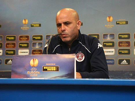 אבוקסיס במסע"ת במדריד (צילום: האתר הרשמי של הפועל ת"א)