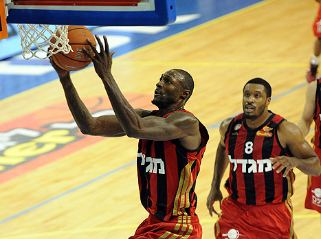 קורטני פלס, בספק להרצליה (ברני ארדוב, וואלה)