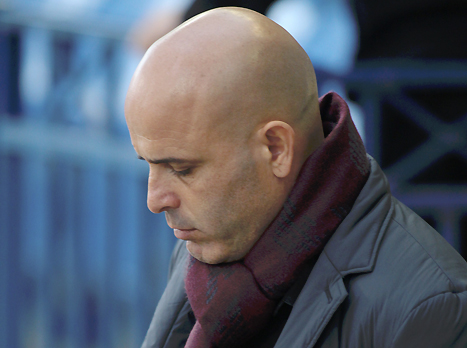 הולך הביתה. יוסי אבוקסיס (אלן שיבר)