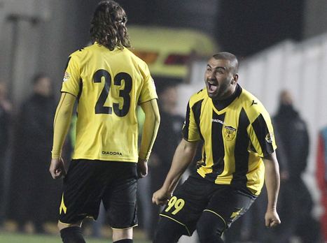 לוי ופרננדס. הרבה על כתפיהם (אלן שיבר)