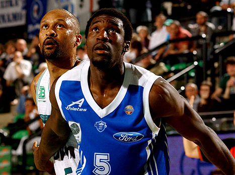 האנטר בתקופה בה שיחק באיטליה. מאחוריו: דווין סמית' (gettyimages)