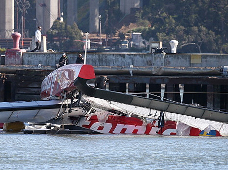 הקטמראן תחתיו נלכד אנדרו סימפסון (gettyimages)