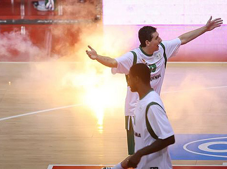 מראות מכוערים, אלימים וגם... צפויים