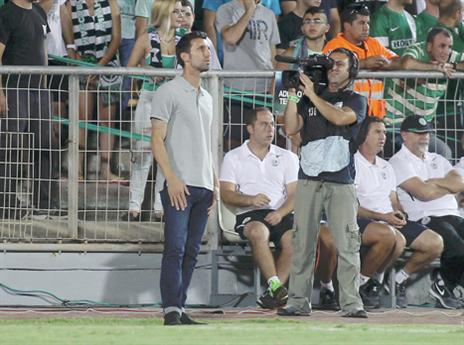 בנאדו ראה את ראיוס מחטיא פנדל (אלן שיבר)