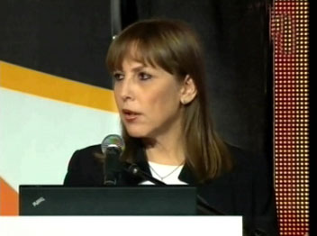 לבנת. הקבוצות הקטנות מקשות עליה