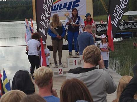 אלופת אירופה החדשה. בוז'ו על הפודיום