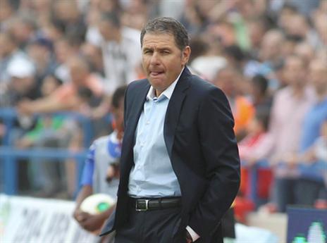 גם מחוץ למגרש הפורטוגלים לא הלכו לקראתו. גוטמן (אלן שיבר)