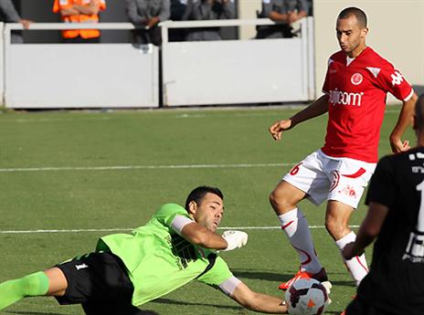 גל ניר, לא סופג בקלות