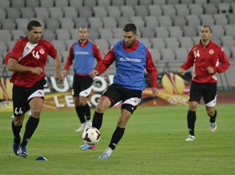 הפועל ת"א באימונים. משחק של אופי