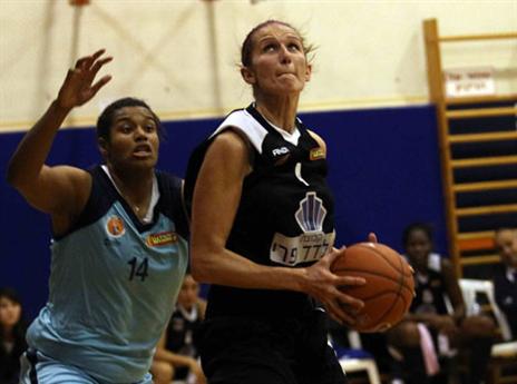 משחק נהדר שלה. לויצקי (צילום: עודד קרני)