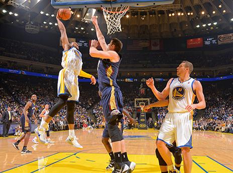 איגי שוב מעופף. גם גולדן סטייט (gettyimages)