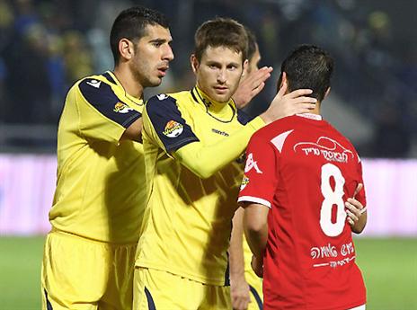 ייני, מחווה יפה של הקפטן (אלן שיבר)