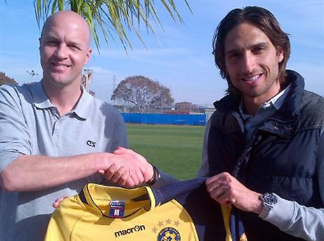 בדש וקרויף. "מחכה לאימון הראשון" (האתר הרשמי)