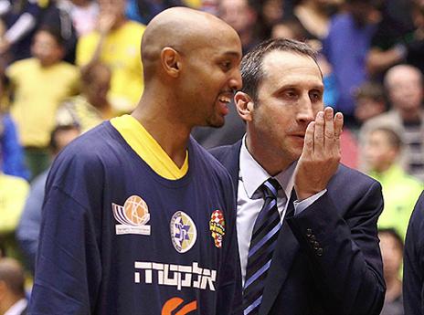 בלאט, עשה בית ספר ליריבה (אלן שיבר)