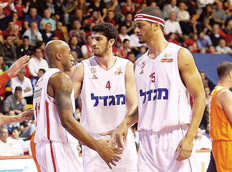 יכולים לעבור את אולם. שחקני י-ם (אתר המנהלת)