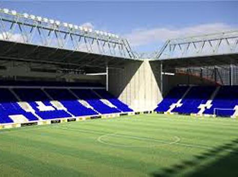 אדום או כחול? מה אתם אומרים. הדמייה של האיצטדיון החדש