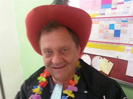 ליצן ליום אחד. איזי שרצקי (האתר הרשמי)