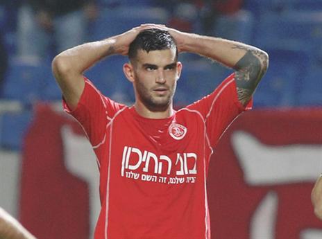 ממן, מפרגן לכוכב מכבי (אלן שיבר)