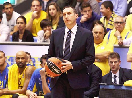 הכדור עדיין בידיים שלו (אלן שיבר)